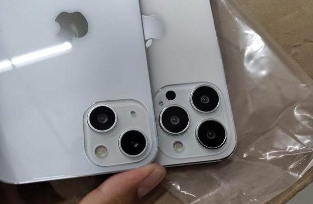 东至苹果手机维修分享iPhone 13‌机模长什么样 