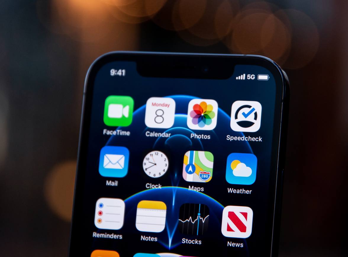 东至苹果手机维修分享为什么 iPhone 12 在冬季会自动关机 